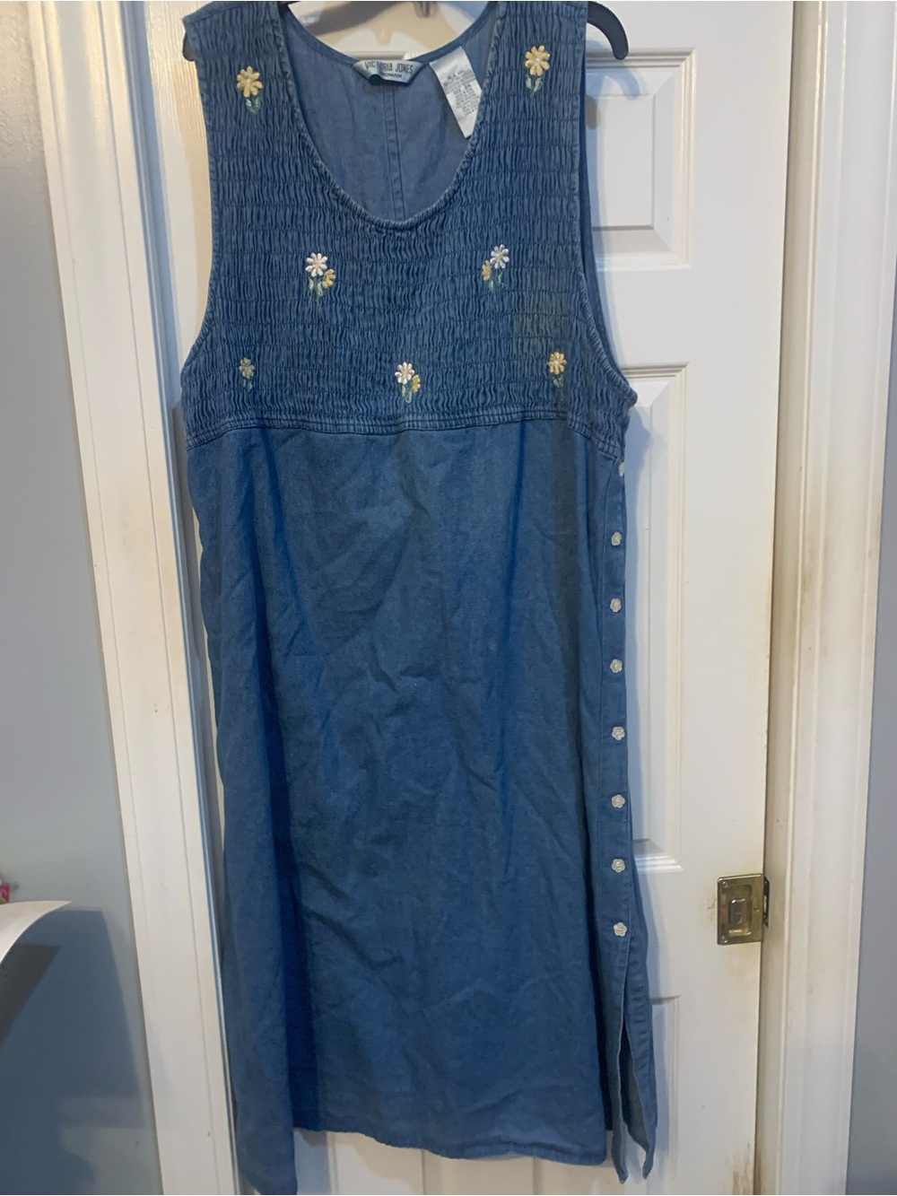 Victoria Jones Woman Plus size denim jumper with flowers and side buttons